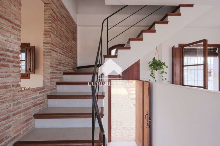 Image No.16-2 Bed Townhouse for sale