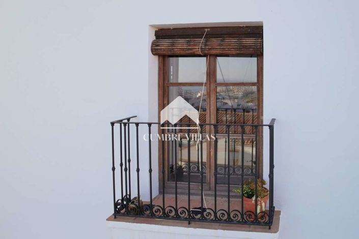 Image No.21-2 Bed Townhouse for sale