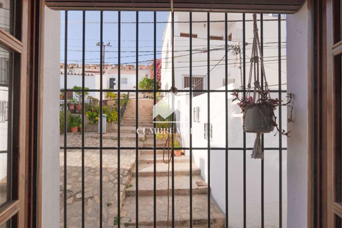 Image No.23-2 Bed Townhouse for sale