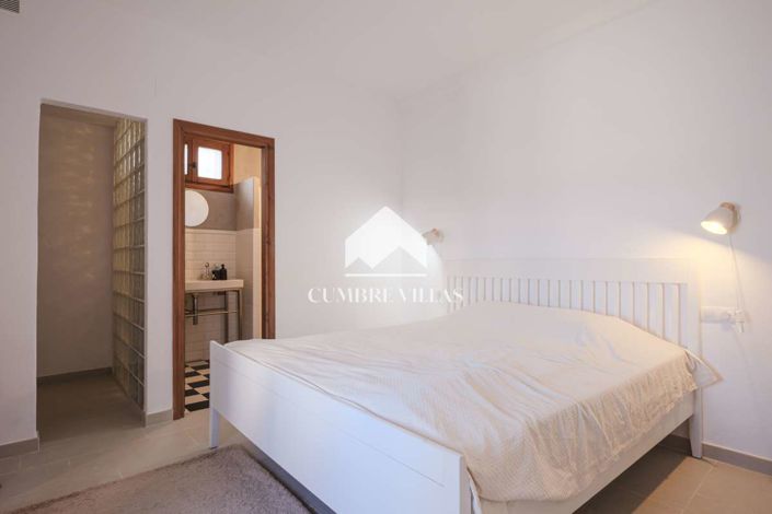 Image No.35-2 Bed Townhouse for sale