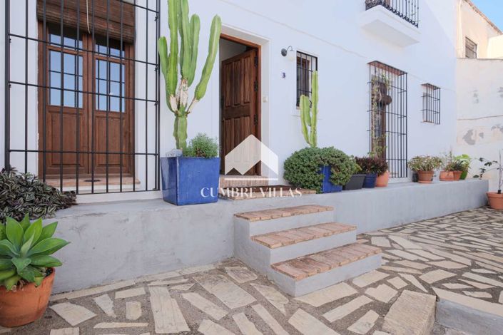 Image No.45-2 Bed Townhouse for sale