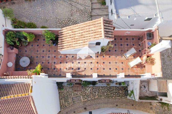 Image No.50-2 Bed Townhouse for sale