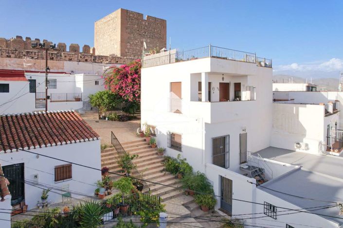 Image No.56-2 Bed Townhouse for sale