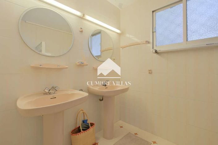 Image No.21-3 Bed Villa for sale