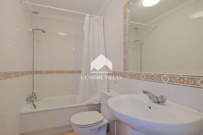 Image No.26-3 Bed Villa for sale