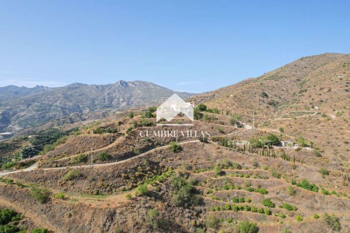 Image No.10-6 Bed Country House for sale