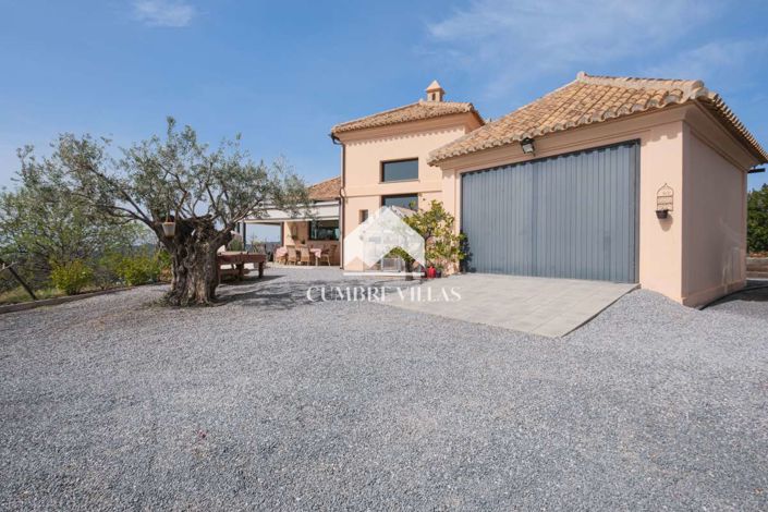 Image No.11-6 Bed Country House for sale