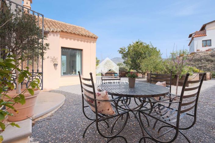 Image No.14-6 Bed Country House for sale