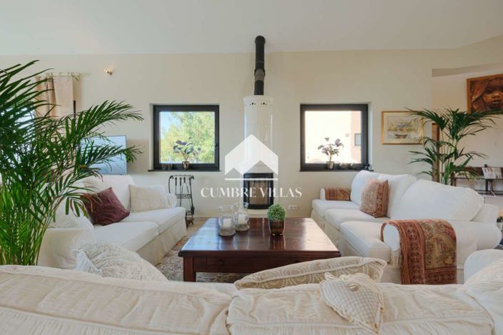 Image No.20-6 Bed Country House for sale