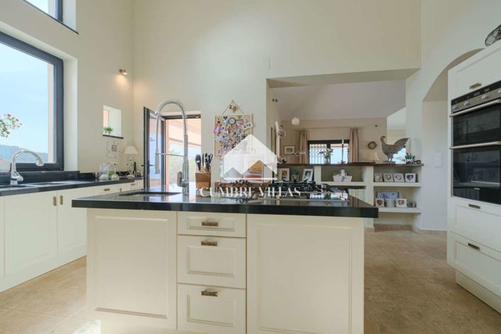 Image No.34-6 Bed Country House for sale