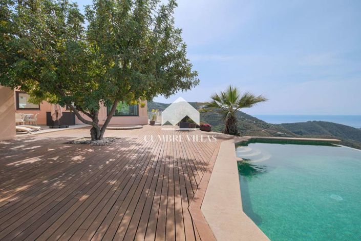 Image No.42-6 Bed Country House for sale