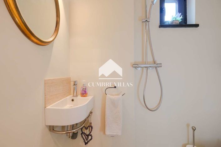 Image No.53-6 Bed Country House for sale