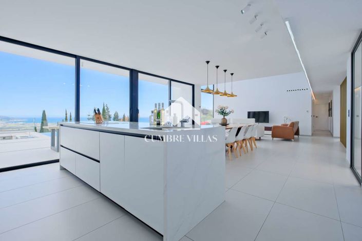 Image No.12-6 Bed Villa for sale