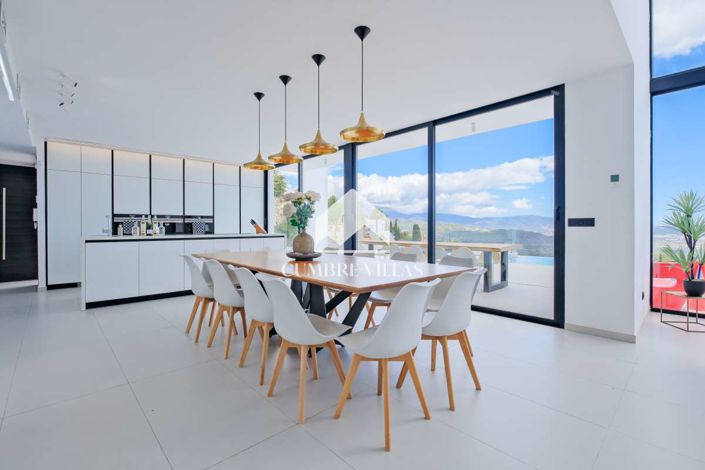 Image No.19-6 Bed Villa for sale