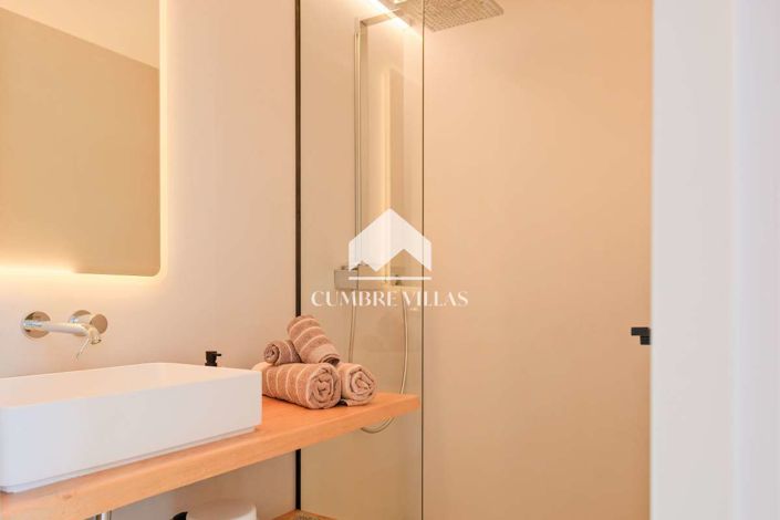 Image No.26-6 Bed Villa for sale