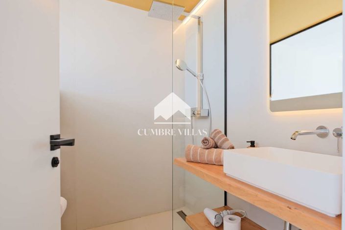 Image No.35-6 Bed Villa for sale