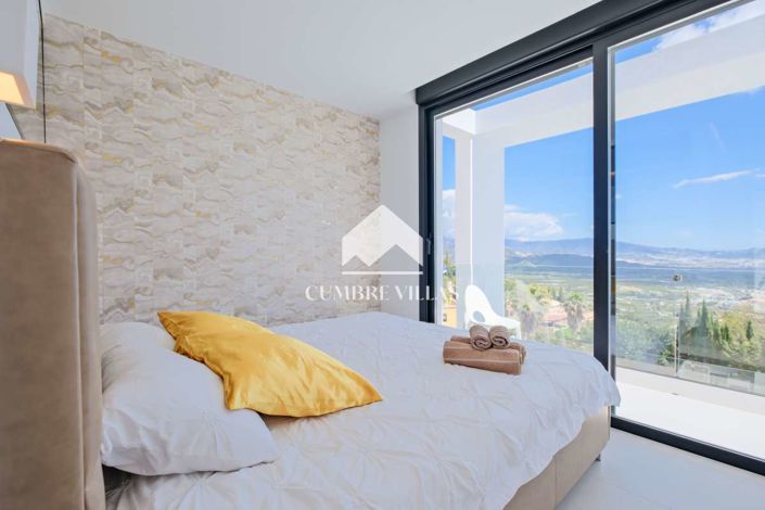 Image No.37-6 Bed Villa for sale