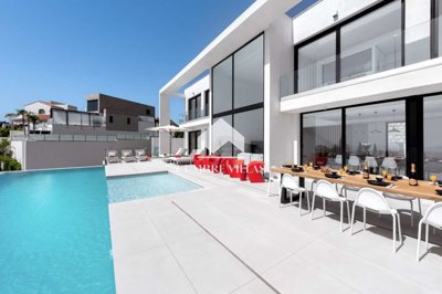 20250401160056000000outdoor-dining