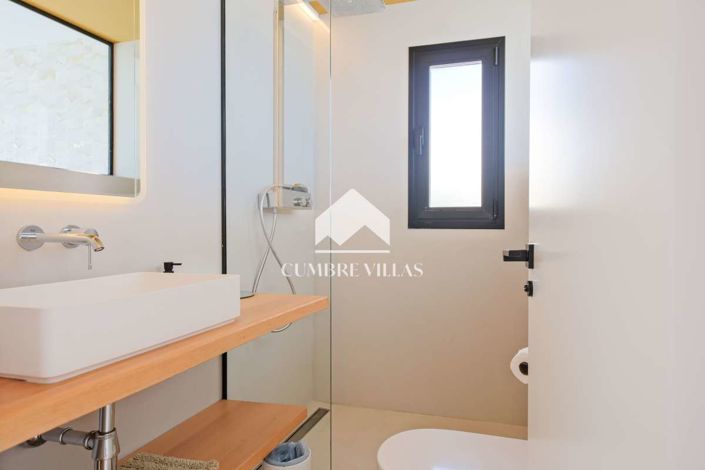 Image No.41-6 Bed Villa for sale