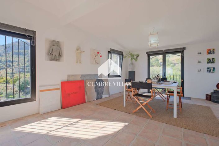 Image No.18-5 Bed Country House for sale