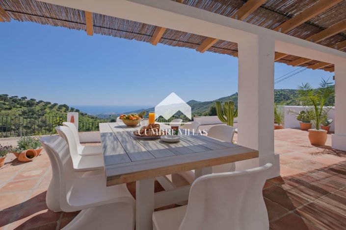 Image No.2-5 Bed Country House for sale