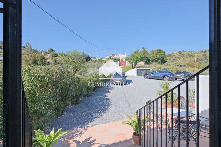 Image No.28-5 Bed Country House for sale