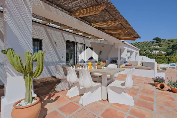 Image No.36-5 Bed Country House for sale