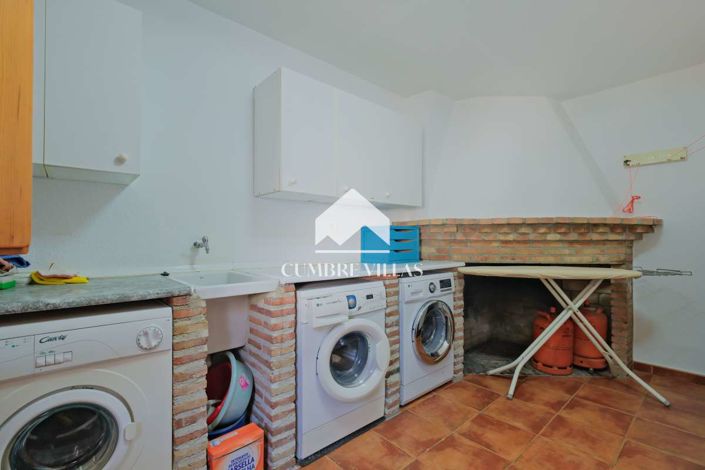 Image No.22-5 Bed Country House for sale