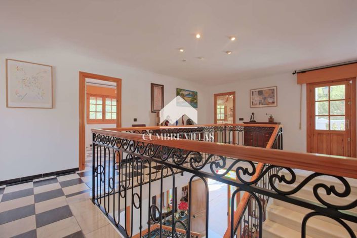 Image No.40-5 Bed Country House for sale