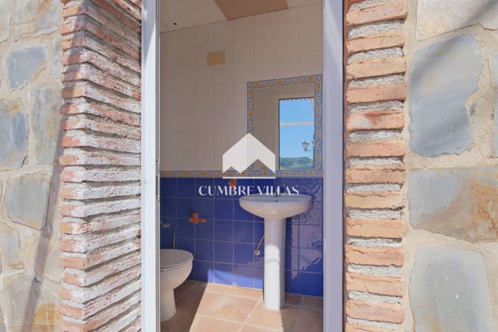 Image No.45-5 Bed Country House for sale