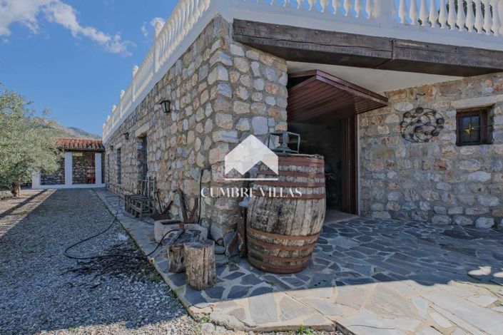 Image No.50-5 Bed Country House for sale