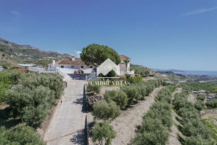 Image No.7-5 Bed Country House for sale