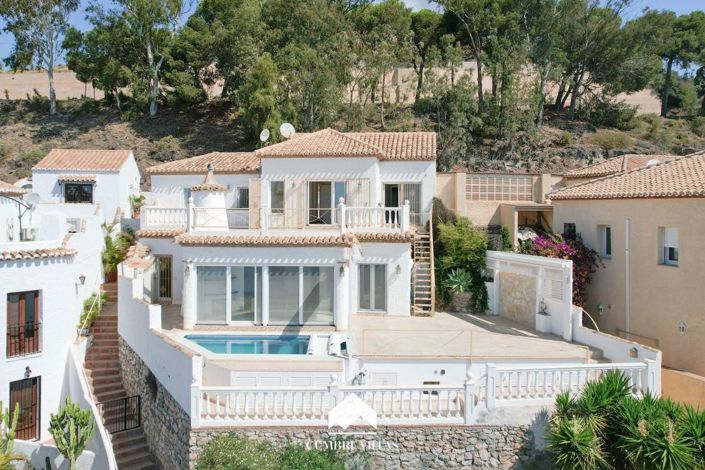 Image No.1-4 Bed Villa for sale