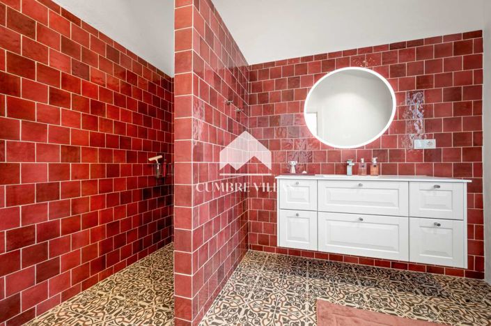 Image No.28-5 Bed Villa for sale