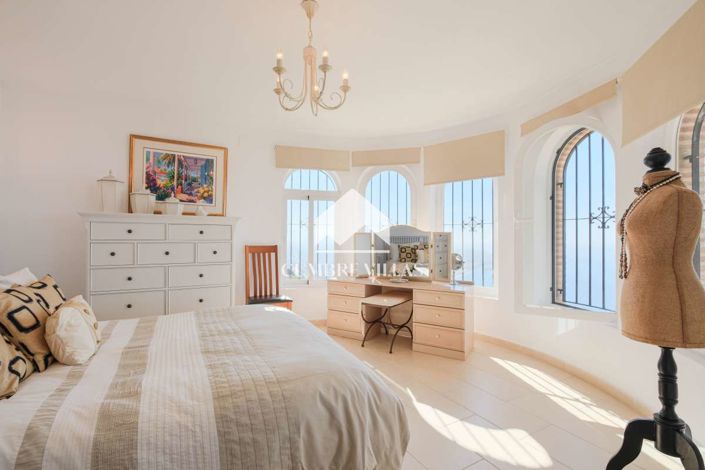 Image No.36-5 Bed Villa for sale