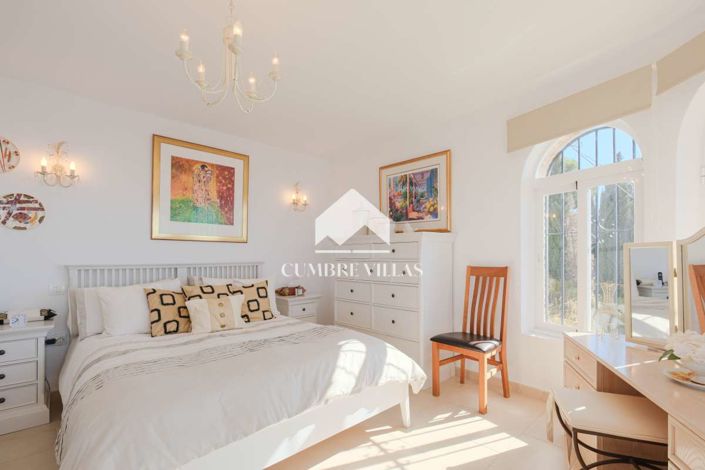 Image No.37-5 Bed Villa for sale