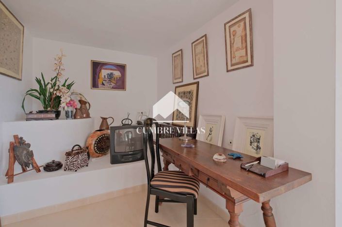 Image No.50-5 Bed Villa for sale