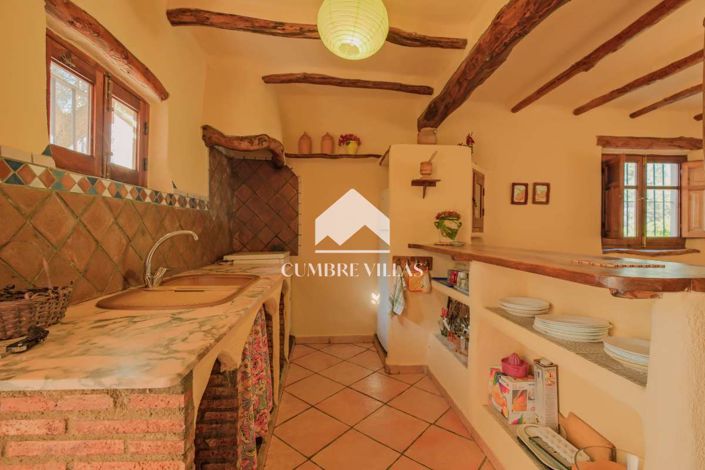 Image No.15-6 Bed Country House for sale