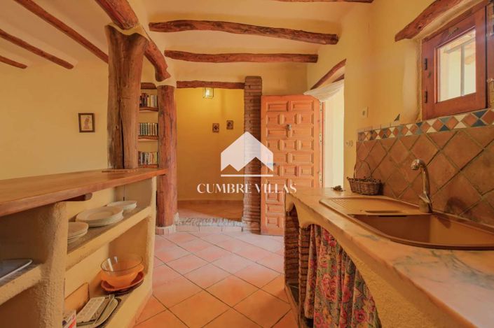 Image No.16-6 Bed Country House for sale