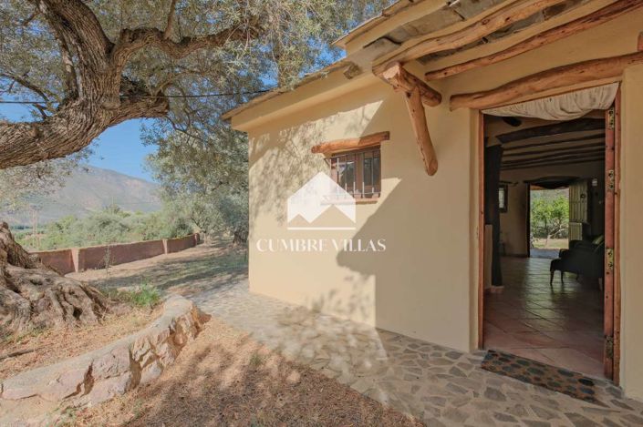 Image No.17-6 Bed Country House for sale