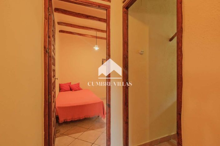 Image No.20-6 Bed Country House for sale