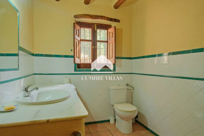 Image No.23-6 Bed Country House for sale