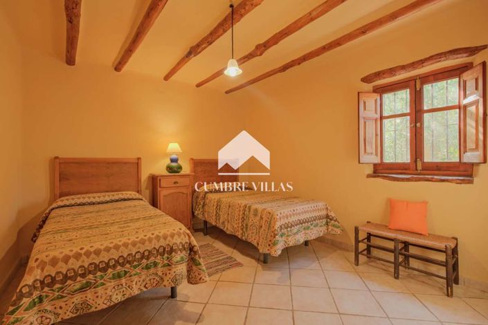 Image No.26-6 Bed Country House for sale