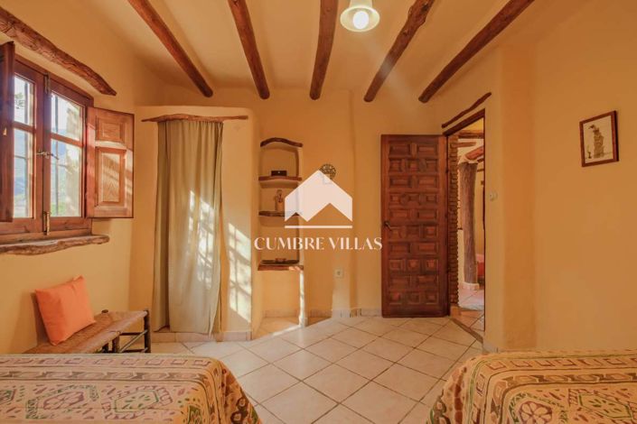 Image No.27-6 Bed Country House for sale