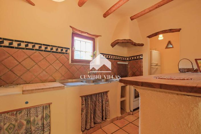 Image No.41-6 Bed Country House for sale