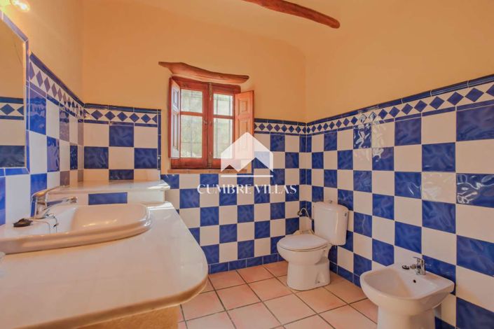 Image No.49-6 Bed Country House for sale