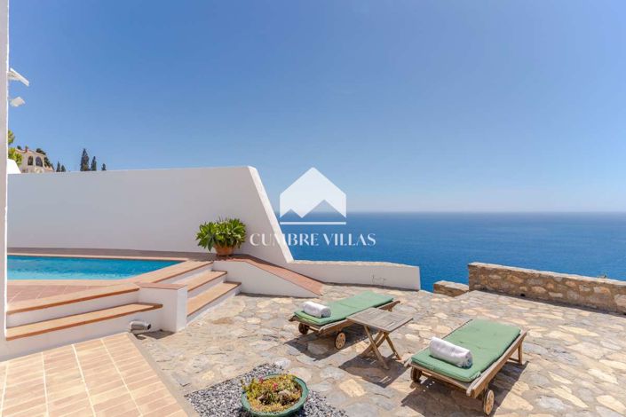 Image No.2-5 Bed Villa for sale