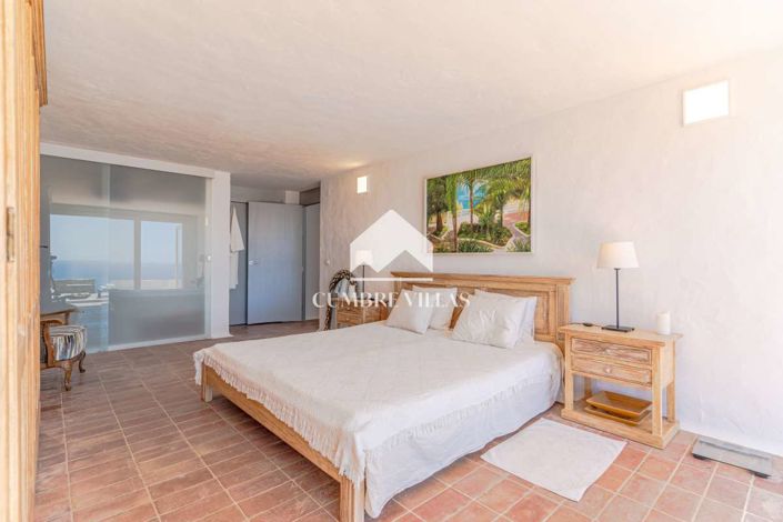 Image No.40-5 Bed Villa for sale