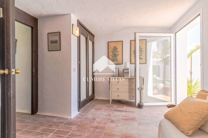 Image No.57-5 Bed Villa for sale