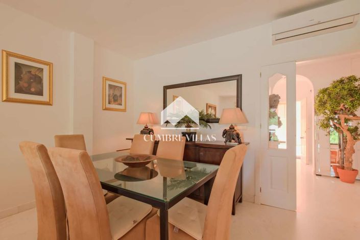 Image No.16-4 Bed Townhouse for sale